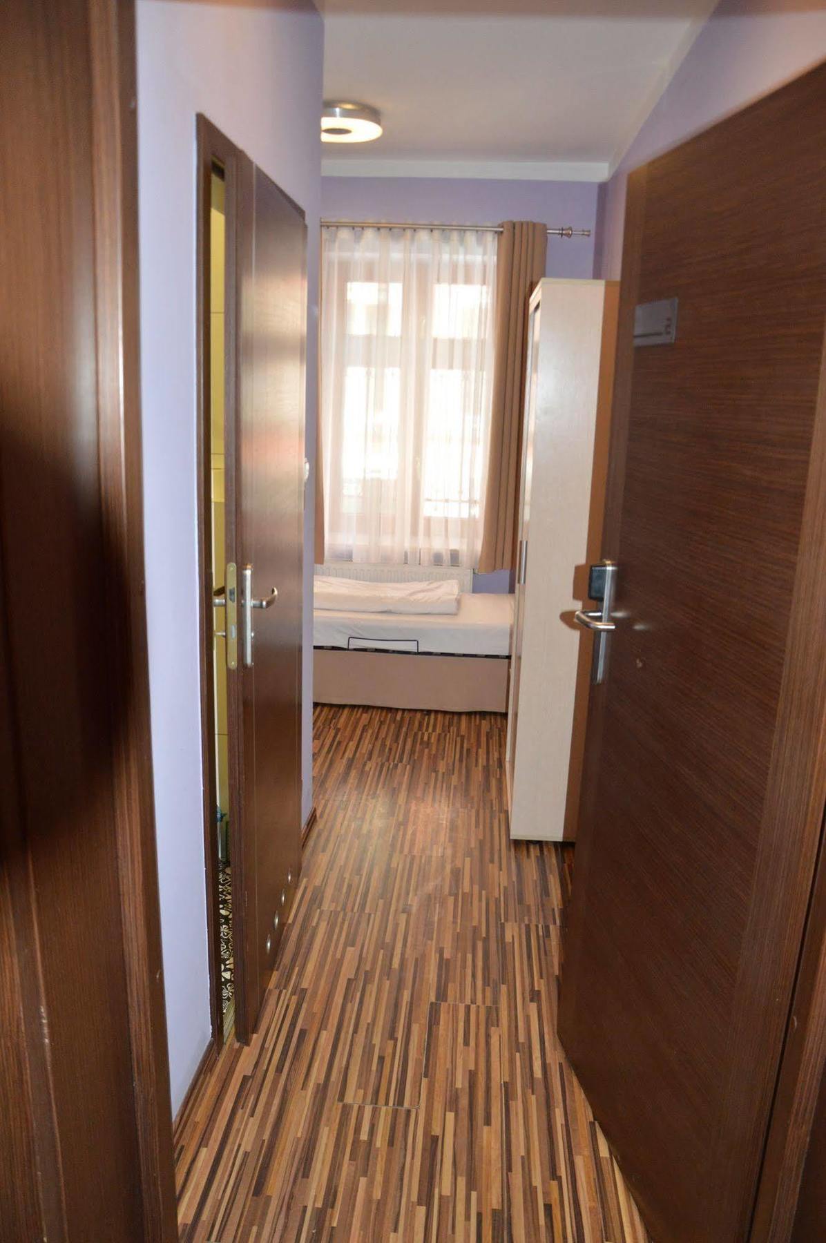 Bed & Breakfast Great Polonia Dwarf Wroclaw