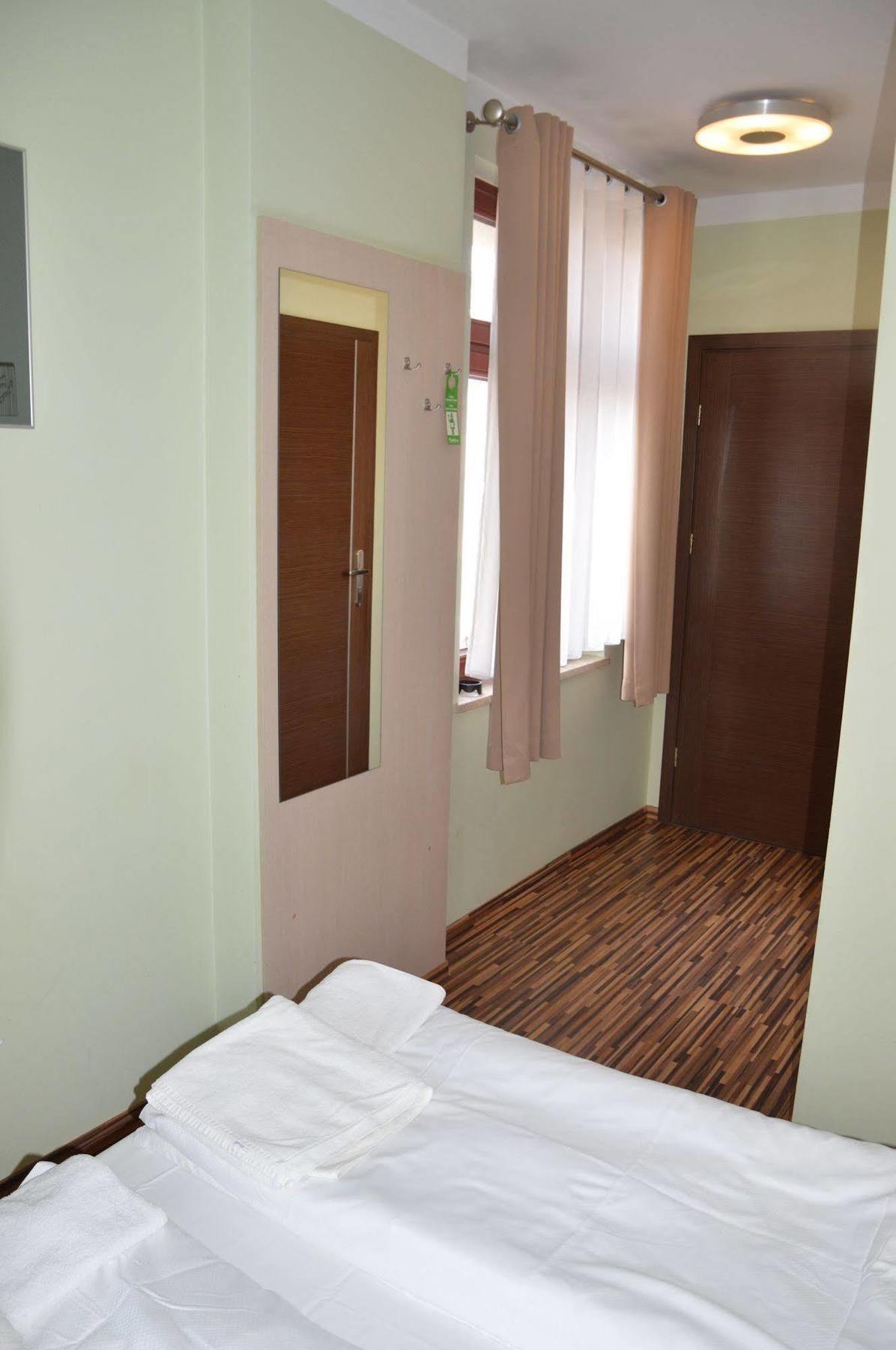 Bed & Breakfast Great Polonia Dwarf Wroclaw