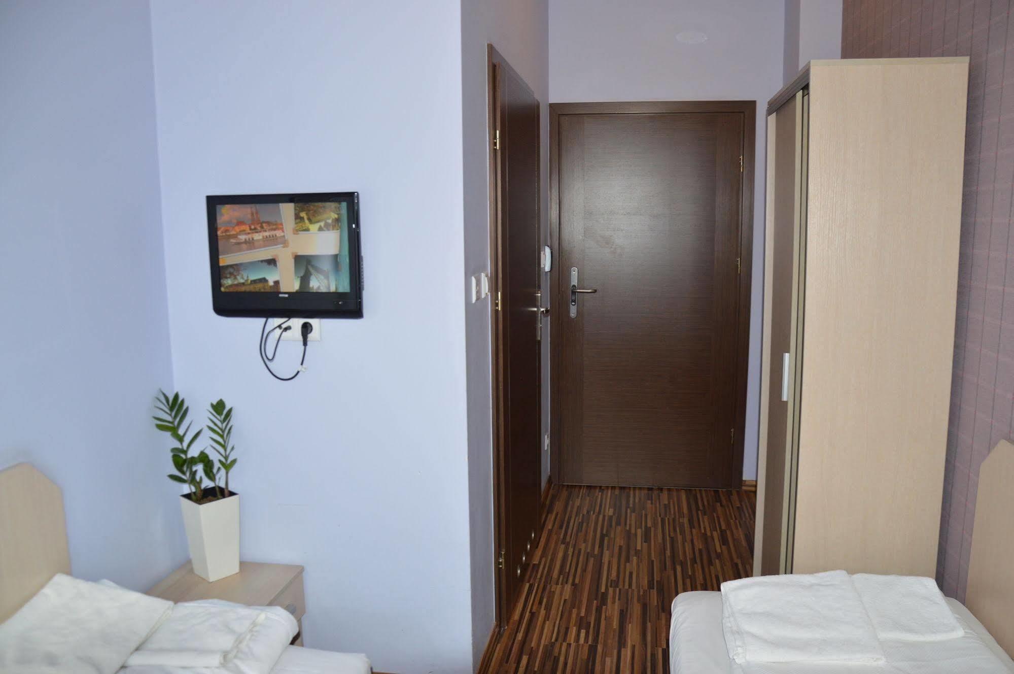 Great Polonia Dwarf Bed & Breakfast Wroclaw